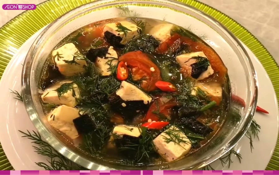 Canh rong biển với cà chua