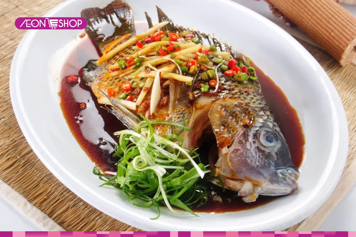 Cá hấp xì dầu là món ăn được nhiều người yêu thích bởi sự thanh đạm và ngọt thịt từ cá