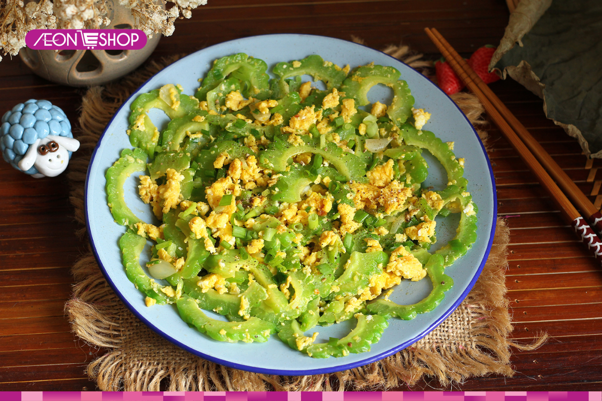 Trứng gà xào khổ qua