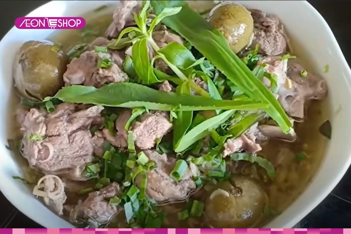 Vịt om sấu​