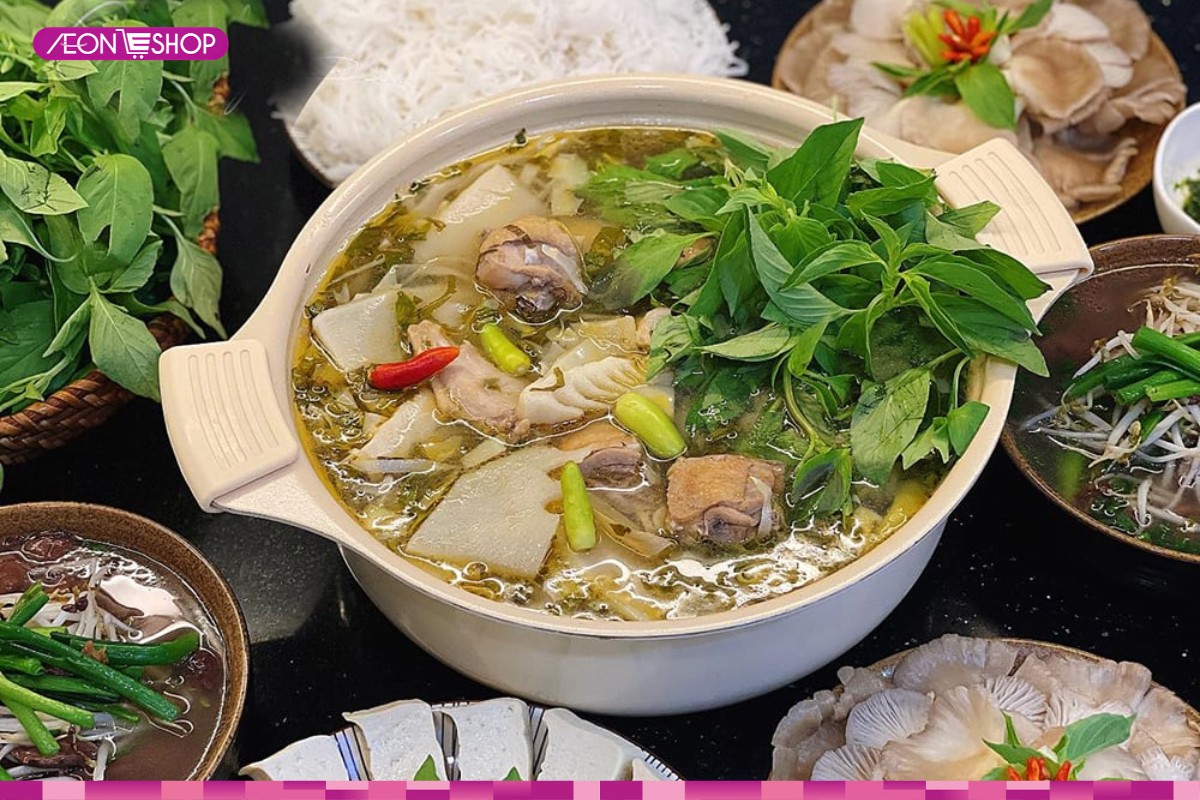Lẩu gà nòi nấu cùng măng tươi