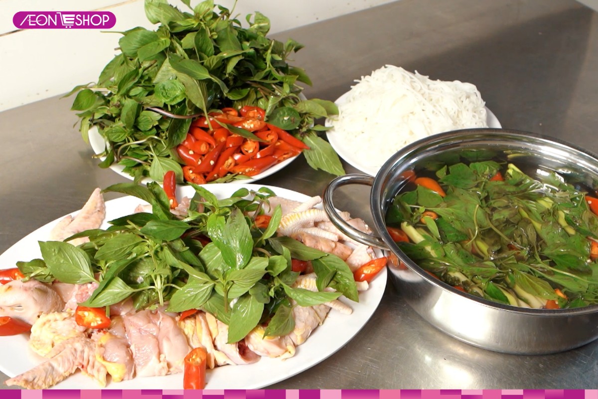 Lẩu gà lá quế