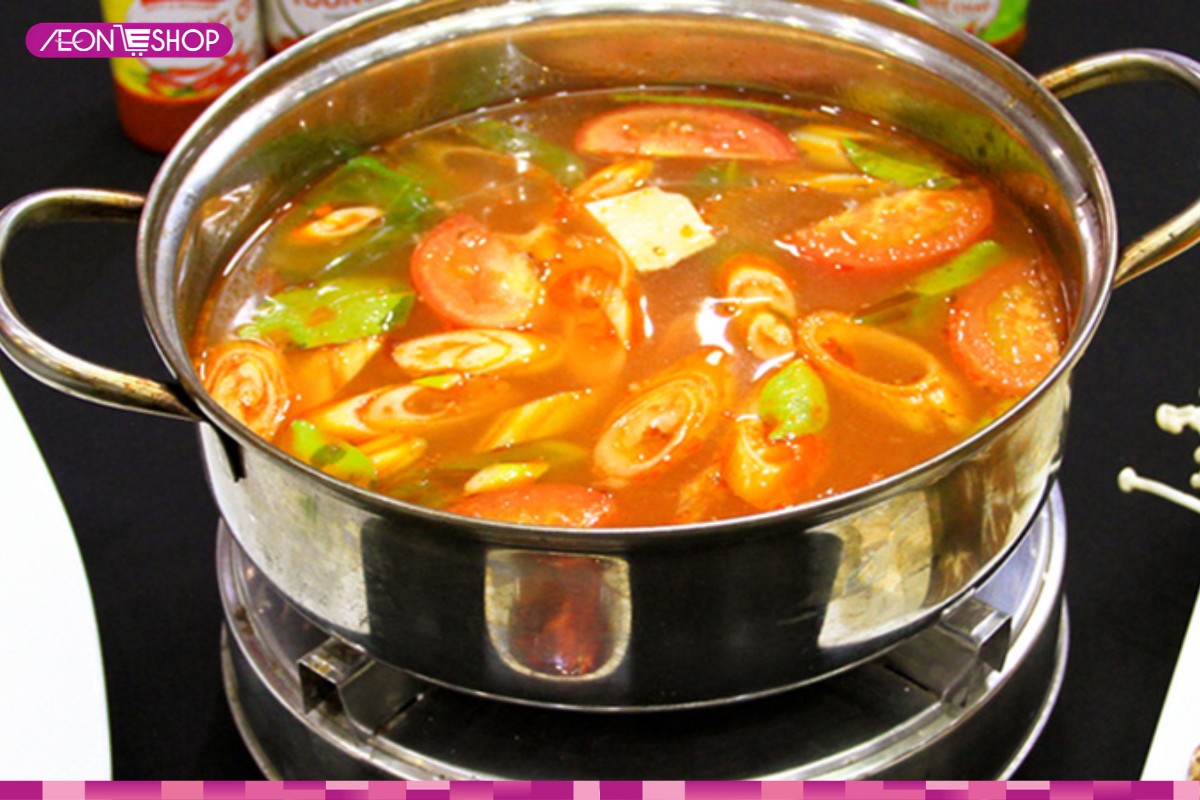 Nấu nước lẩu cá chình